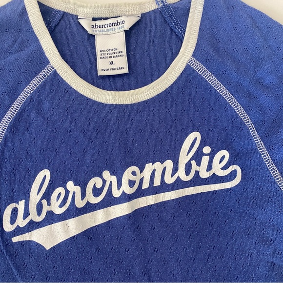 Authentic Y2K Abercrombie Kids Baby Tee w Detail - Picture 4 of 4